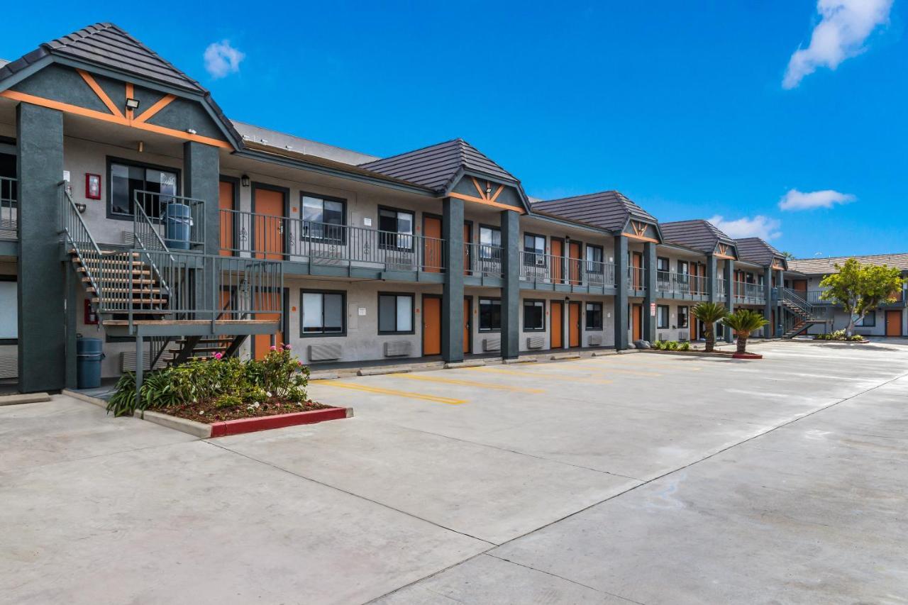 Hotel Hacienda At Ontario Ranch Экстерьер фото