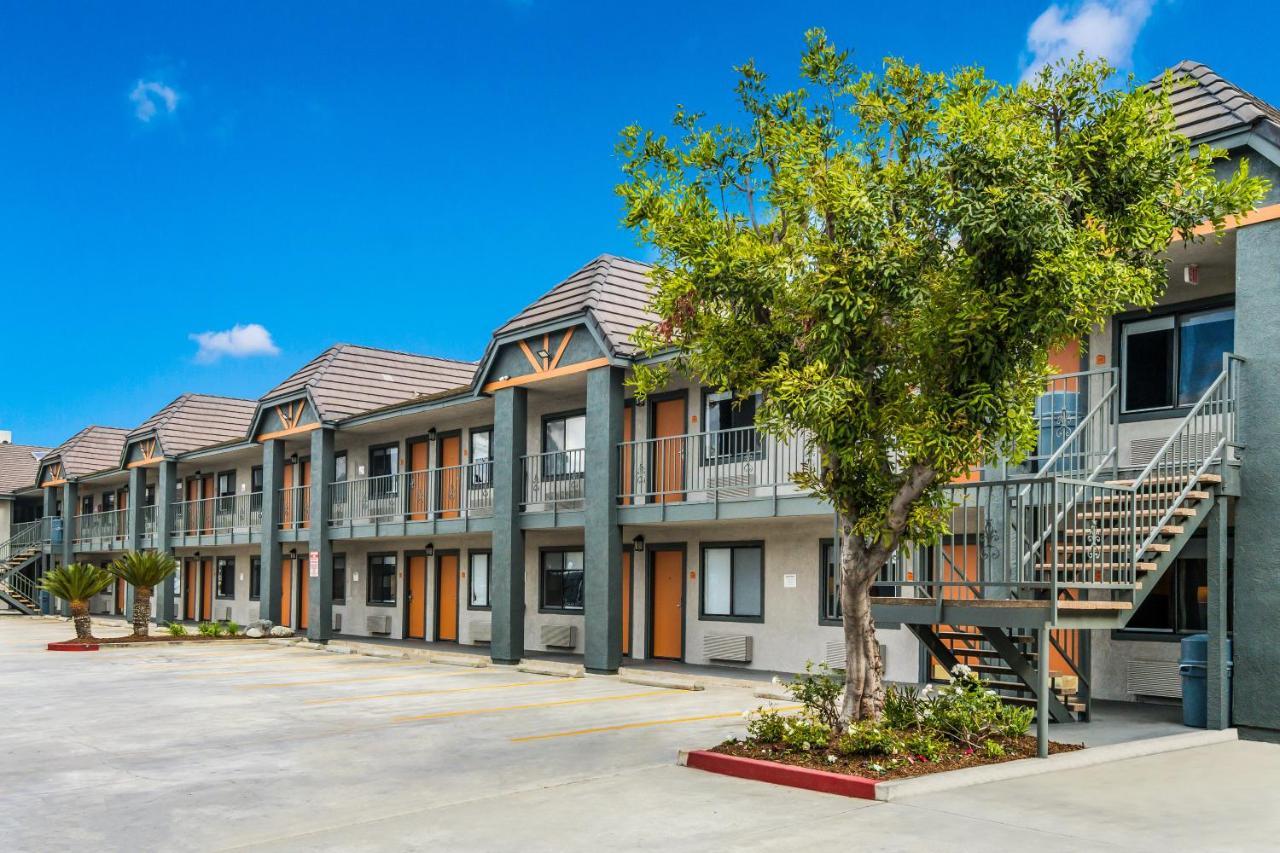 Hotel Hacienda At Ontario Ranch Экстерьер фото