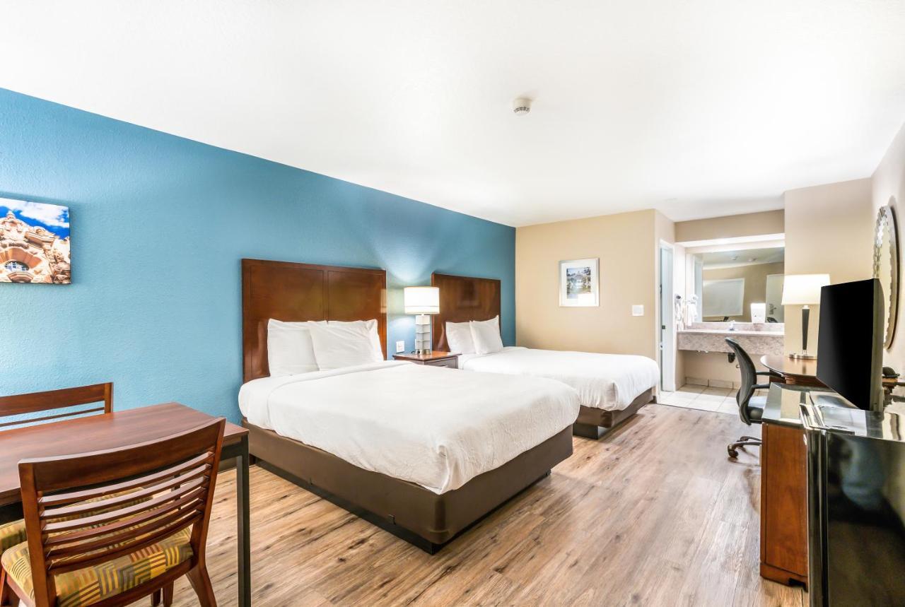Hotel Hacienda At Ontario Ranch Экстерьер фото