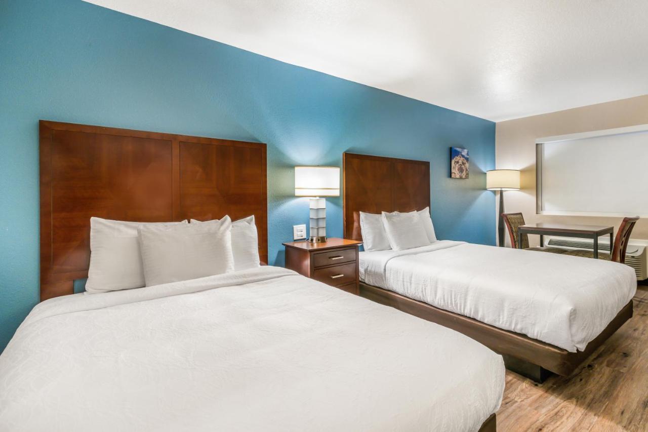 Hotel Hacienda At Ontario Ranch Экстерьер фото