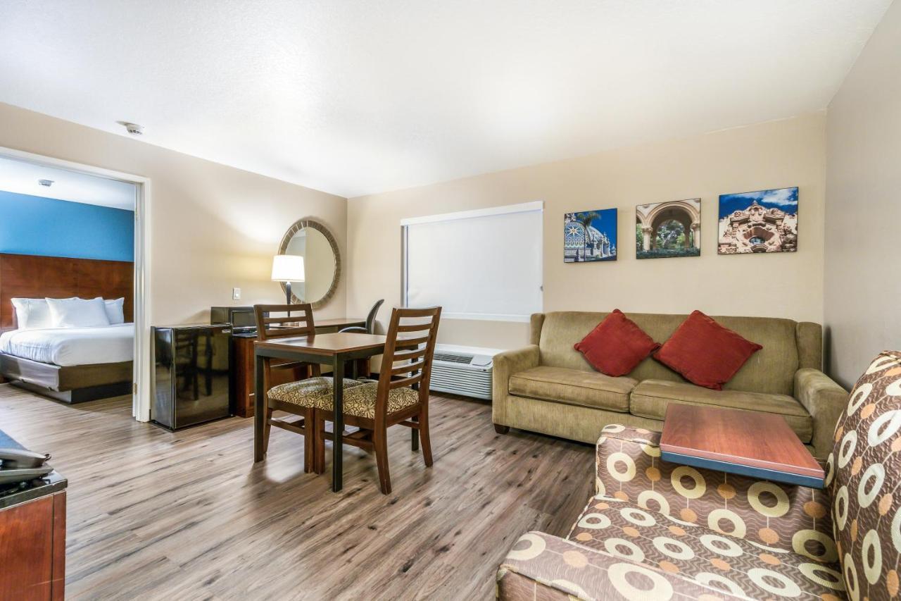 Hotel Hacienda At Ontario Ranch Экстерьер фото